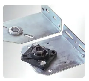 Reinforced shaft bracket with bearing