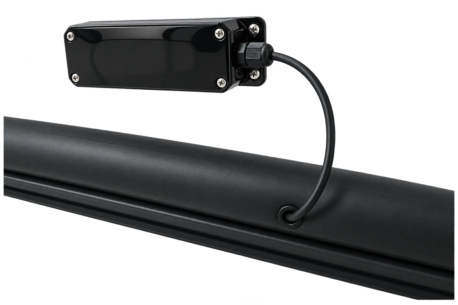 Wireless safety edge mounted on bottom bar